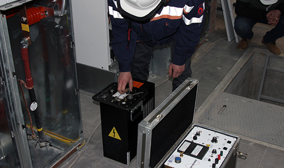 Оборудование для высоковольтных испытаний электроборудования электроустановок КРУ и КРУКН